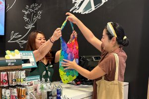 nea-reusable-bag-shopping-cut-plastic-waste